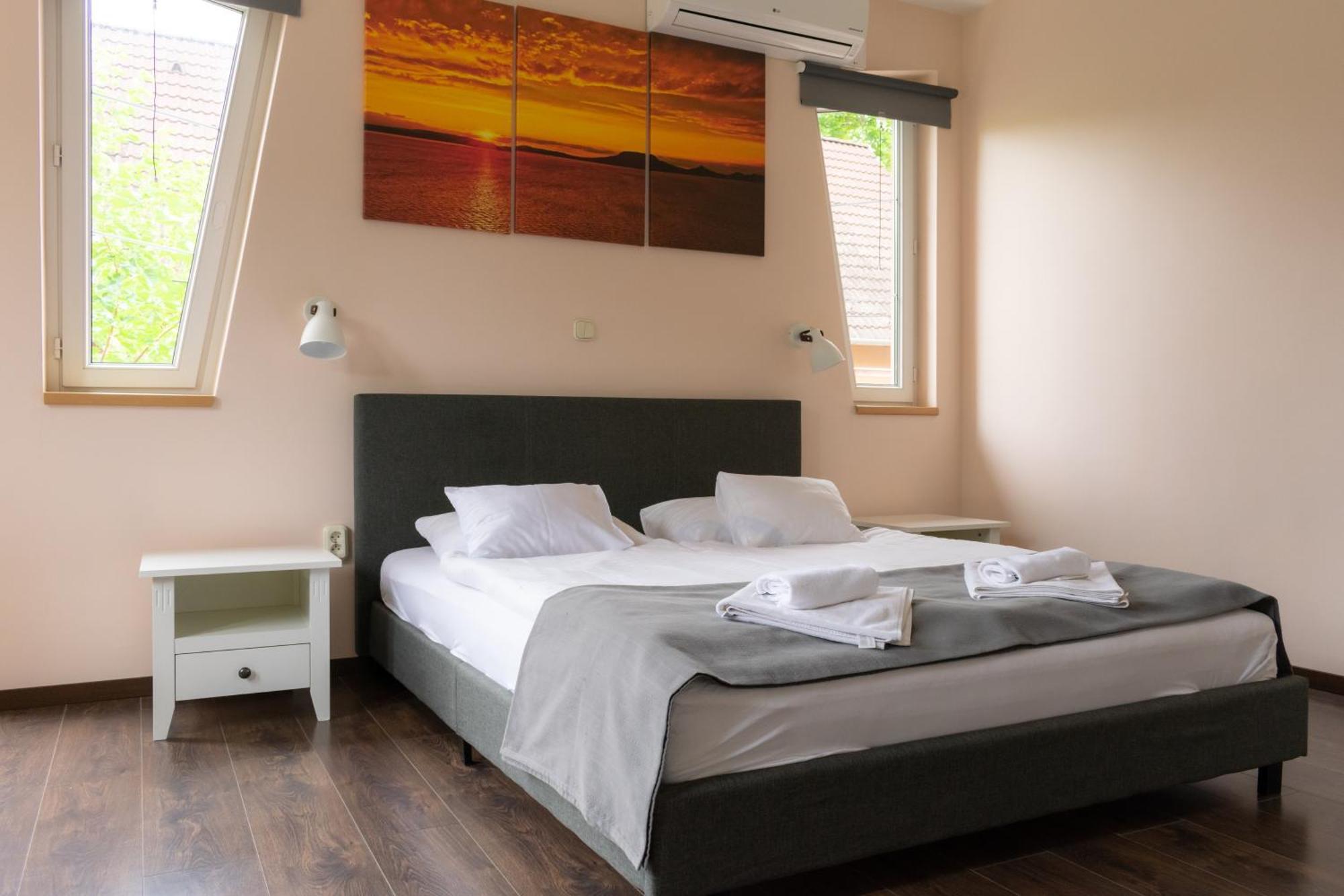Accomo Apartmanhaz Siofok Ngoại thất bức ảnh
