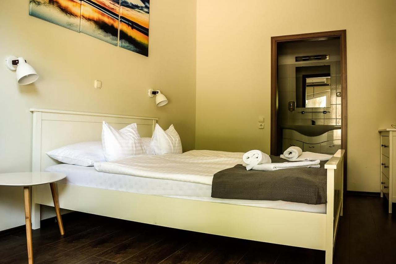 Accomo Apartmanhaz Siofok Ngoại thất bức ảnh
